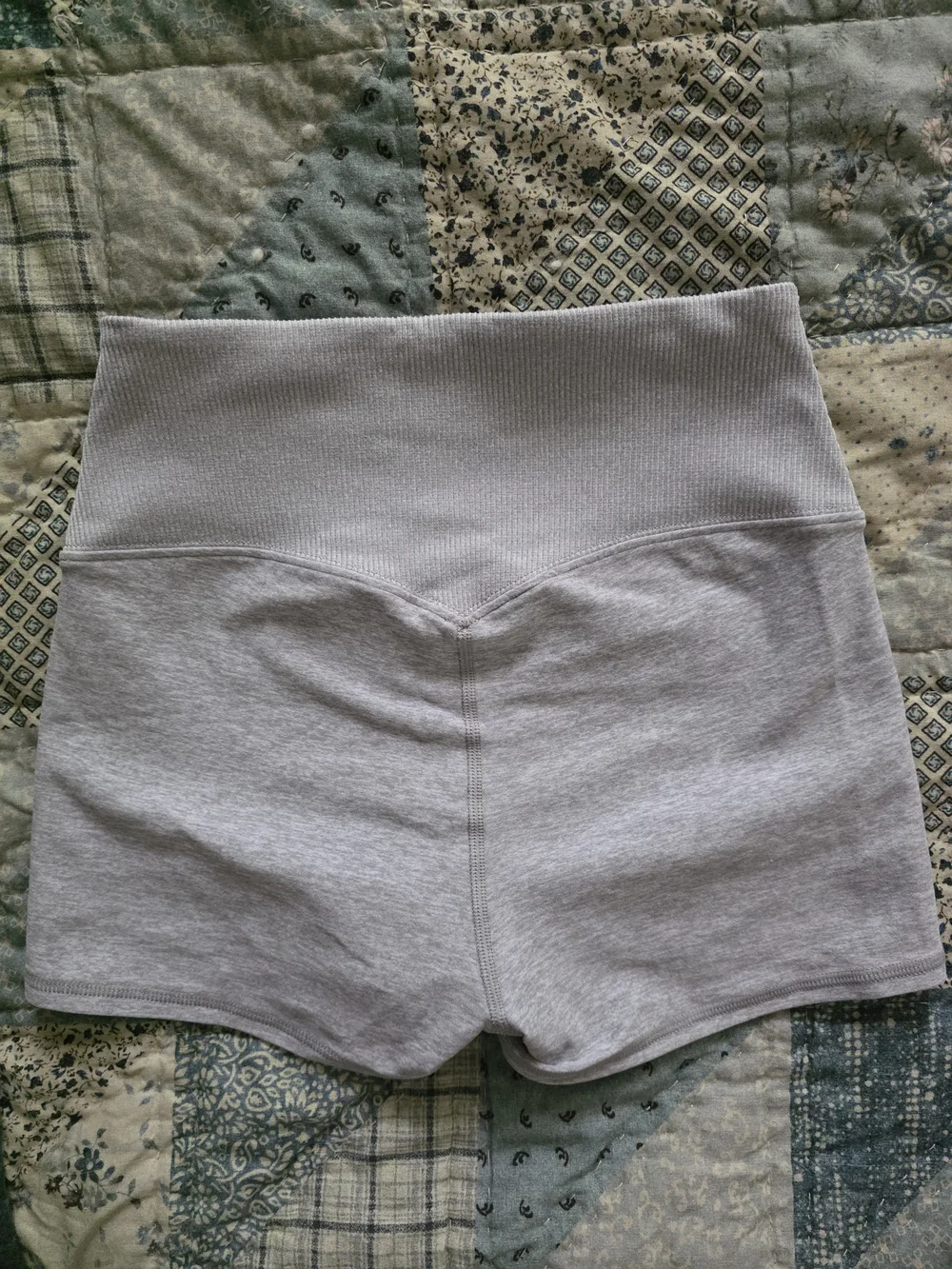 ALO Yoga Light Gray High-Waist Ribbed Waistband Athletic Shorts